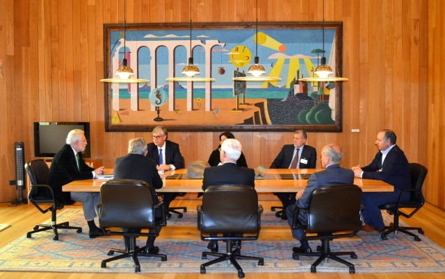 Unha delegación de ANFACO-CECOPESCA visita o Parlamento de Galicia